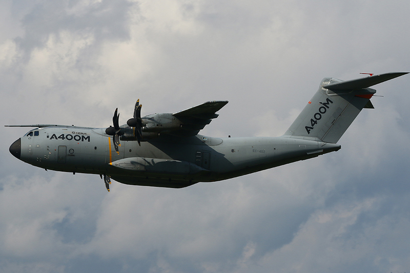 Airbus A400M EC-402 beim Low Pass in Zeltweg (LOXZ) 